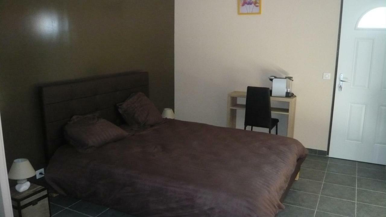 Chambres D'Hotes, B&B Climatisees La Borrellienne Saint-Maximin Kültér fotó